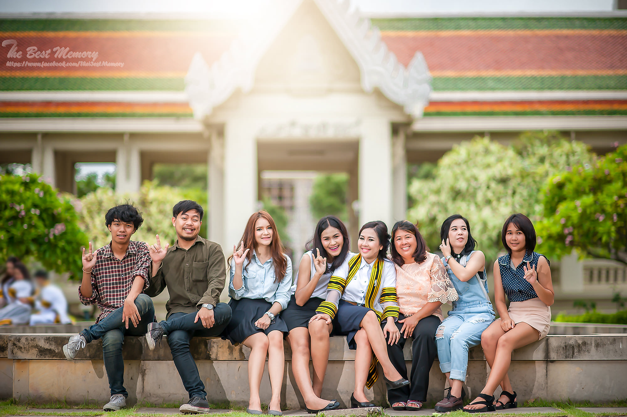 ช่างภาพรับปริญญา ถ่ายรูปรับปริญญา หาช่างภาพ ช่างกล้อง ถ่ายรูปรับปริญญานอกรอบ โดยทีมงานมืออาชีพ