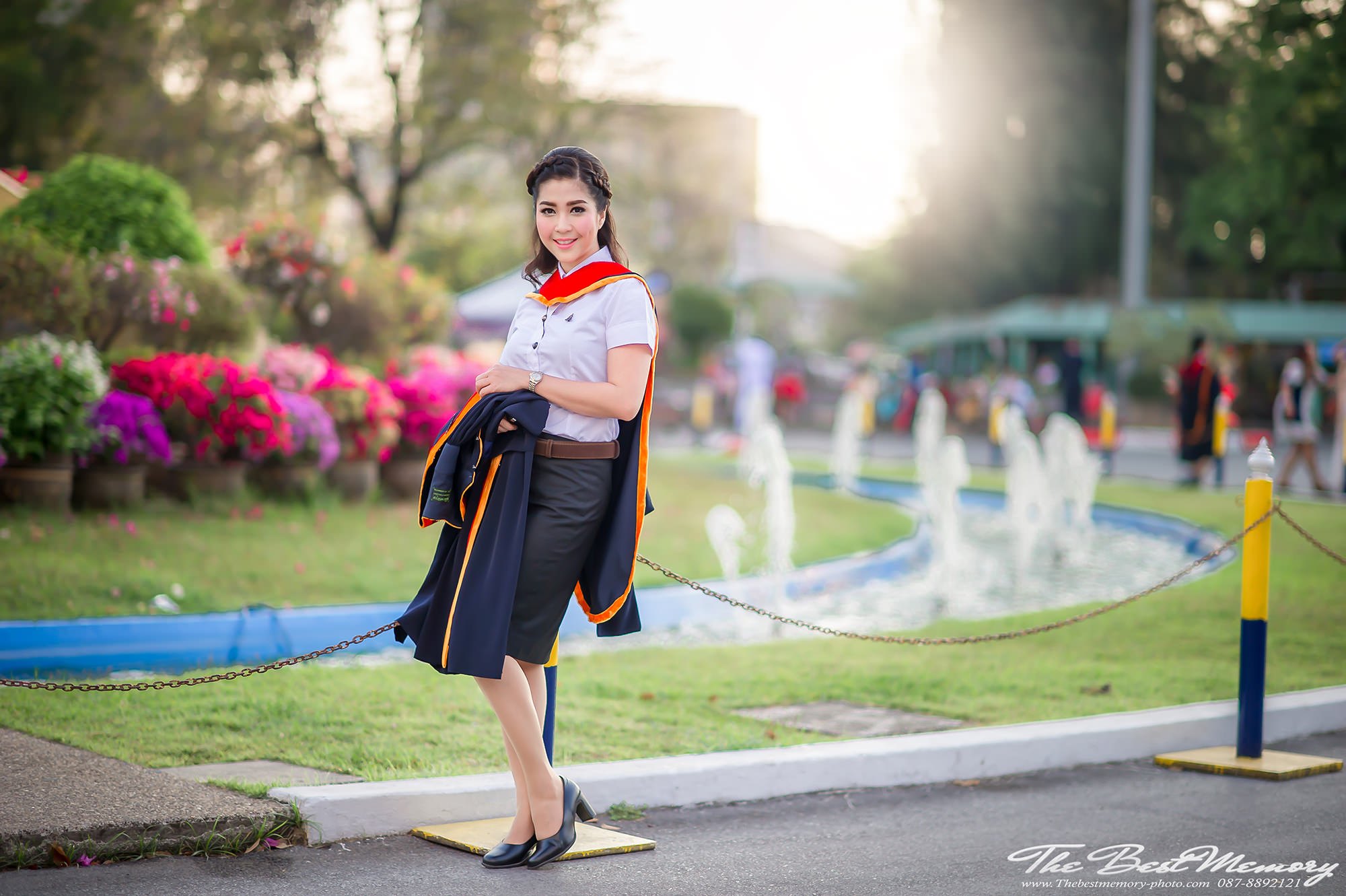 ช่างภาพรับปริญญา ถ่ายรูปรับปริญญา หาช่างภาพ ช่างกล้อง ถ่ายรูปรับปริญญานอกรอบ โดยทีมงานมืออาชีพ