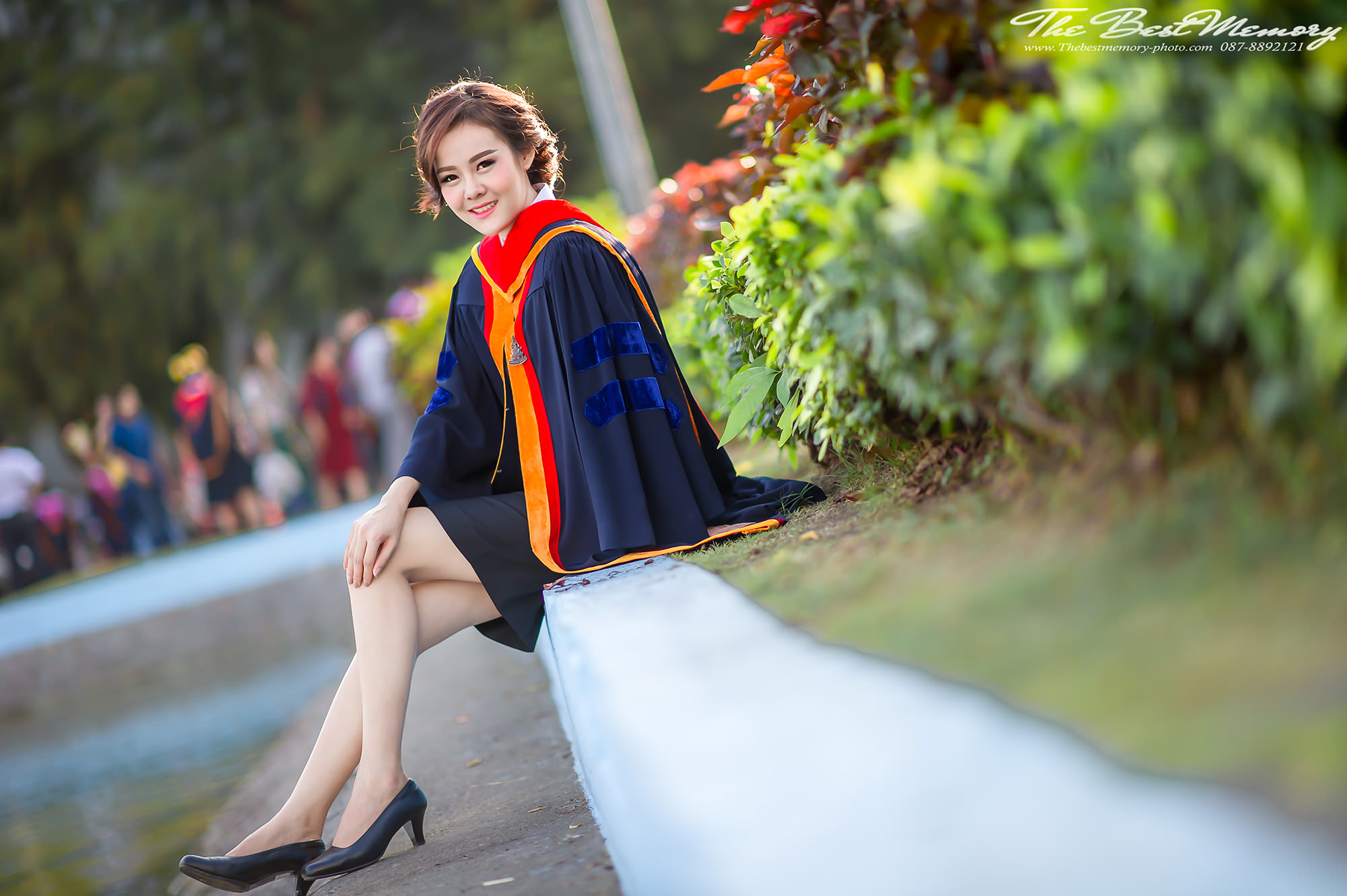 ช่างภาพรับปริญญา ถ่ายรูปรับปริญญา หาช่างภาพ ช่างกล้อง ถ่ายรูปรับปริญญานอกรอบ โดยทีมงานมืออาชีพ