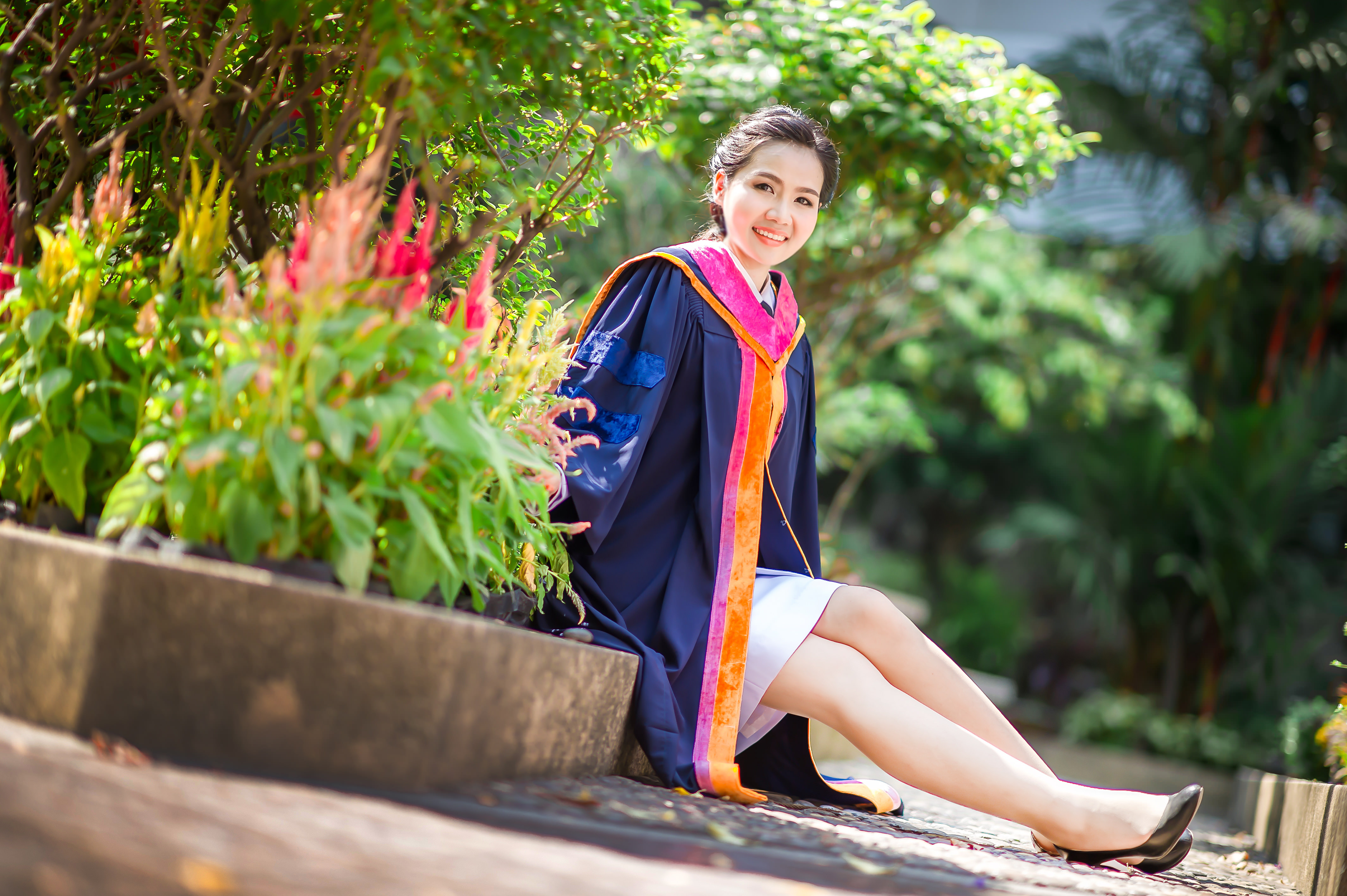 ช่างภาพรับปริญญา ถ่ายรูปรับปริญญา หาช่างภาพ ช่างกล้อง ถ่ายรูปรับปริญญานอกรอบ โดยทีมงานมืออาชีพ