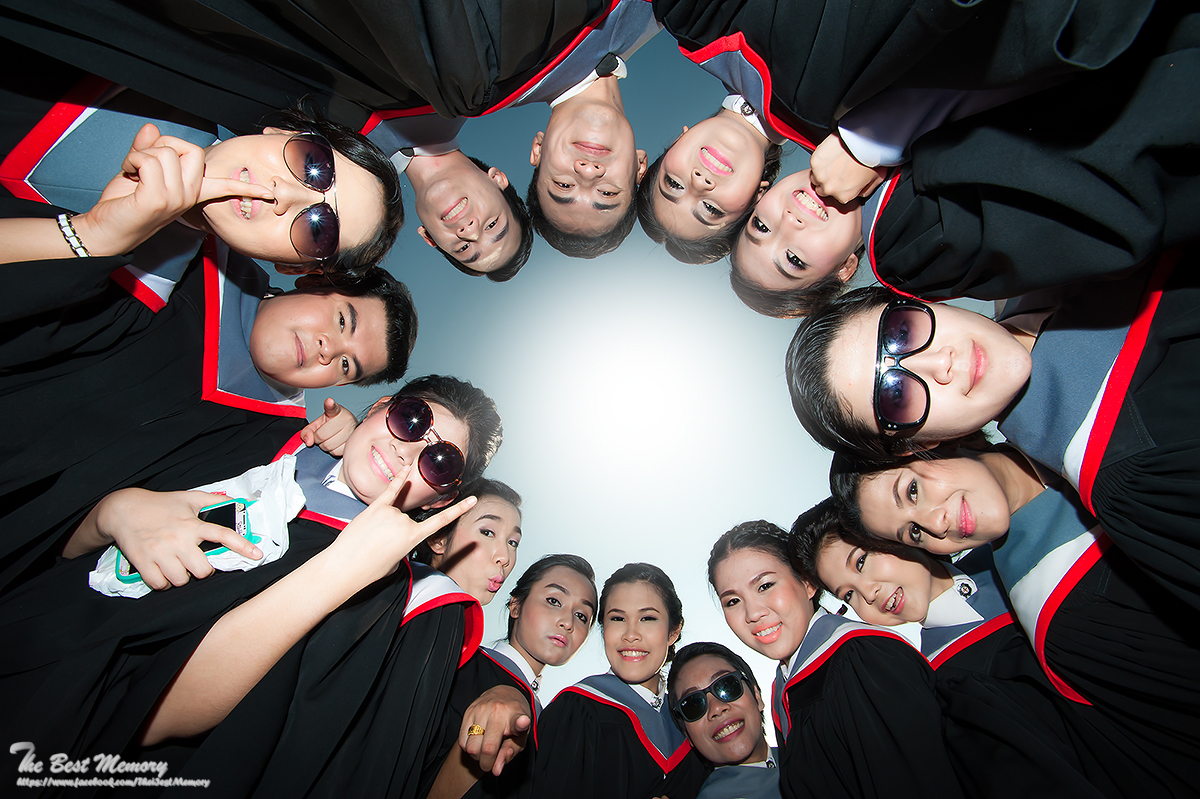 ถ่ายรูปรับปริญญา ช่างภาพรับปริญญา หาช่างภาพ ช่างกล้อง ถ่ายรูปรับปริญญานอกรอบ
