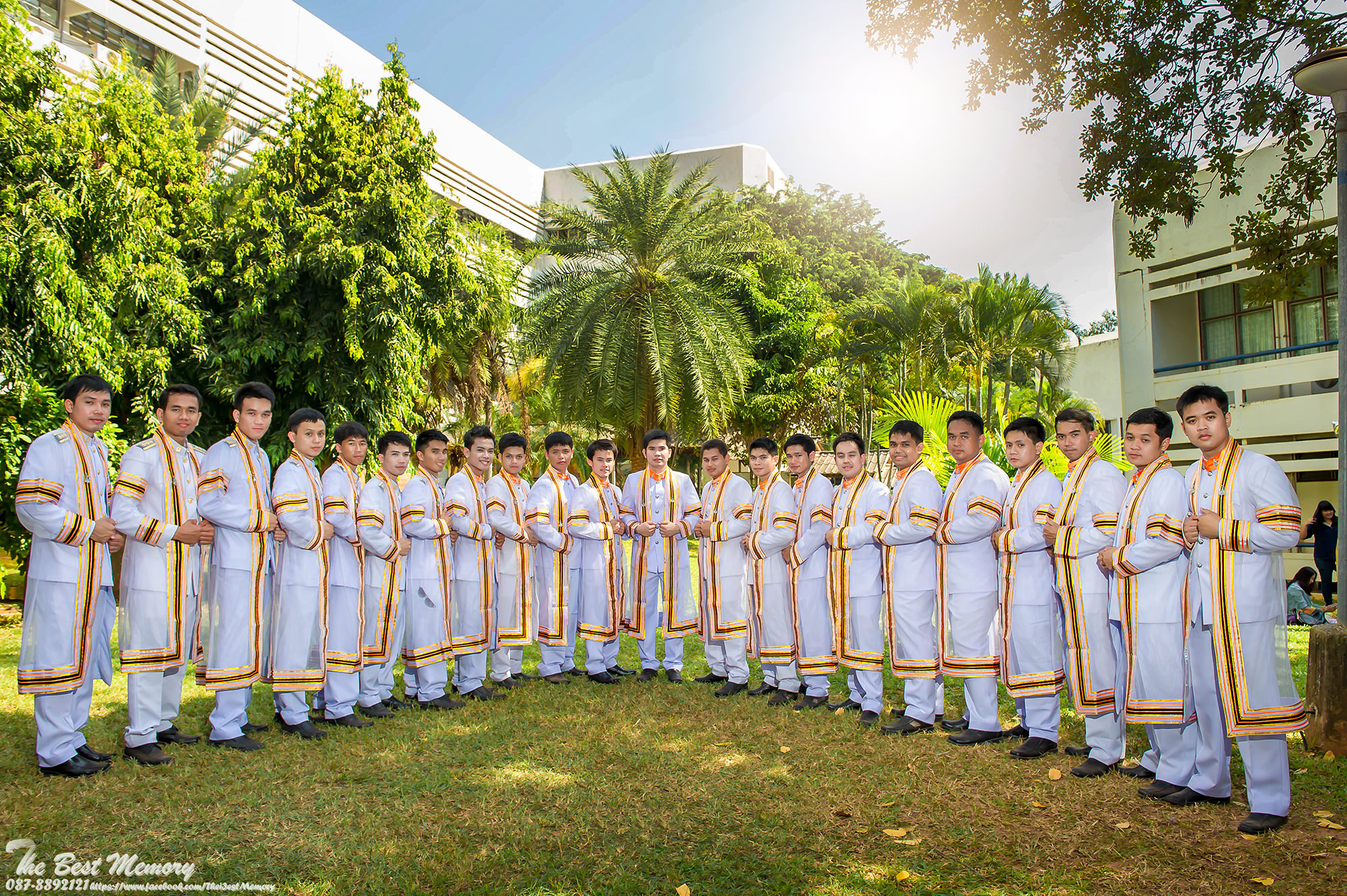 ช่างภาพรับปริญญา ถ่ายรูปรับปริญญา หาช่างภาพ ช่างกล้อง ถ่ายรูปรับปริญญานอกรอบ โดยทีมงานมืออาชีพ