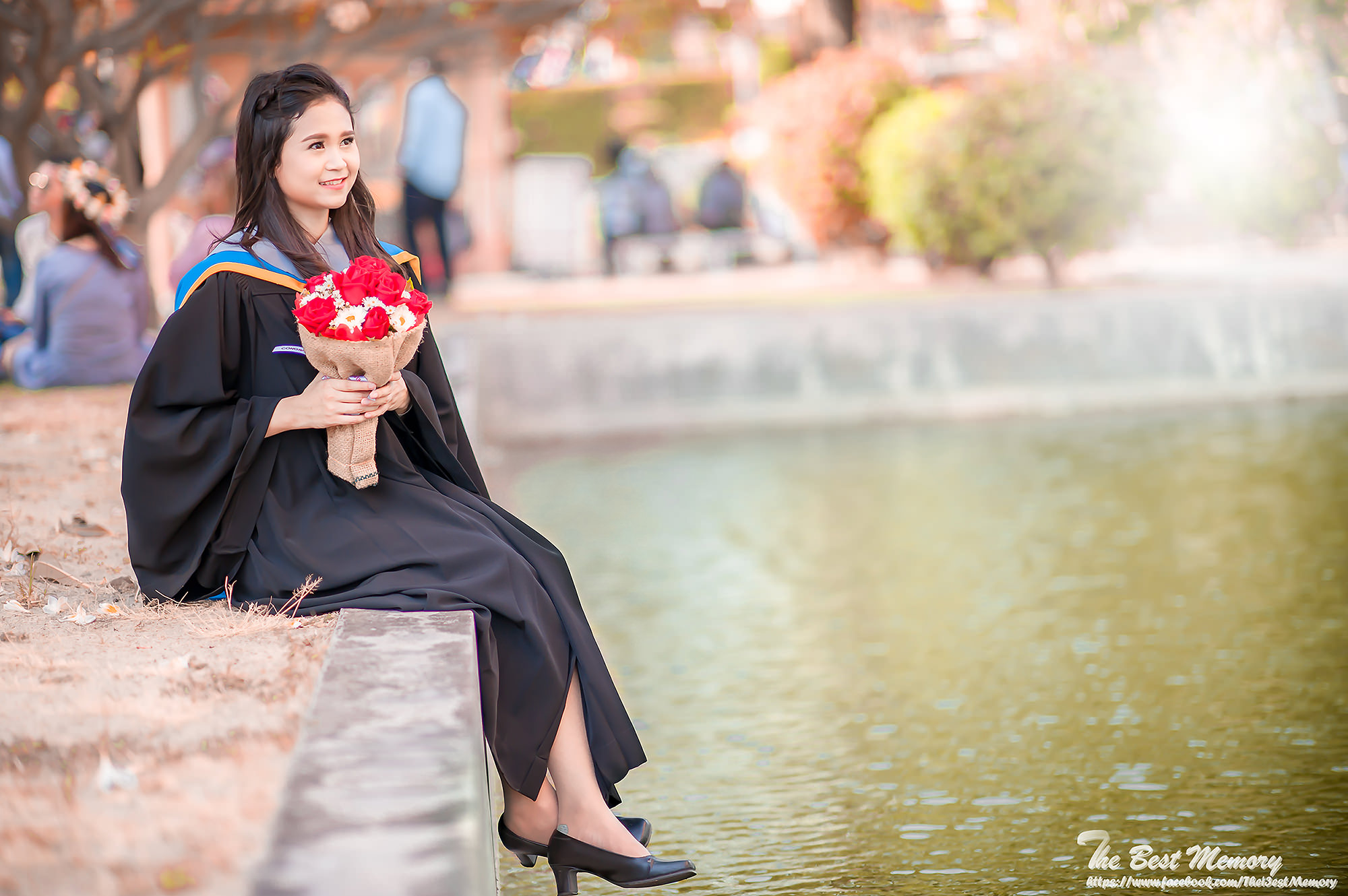 ถ่ายรูปรับปริญญา ช่างภาพรับปริญญา หาช่างภาพ ช่างกล้อง ถ่ายรูปรับปริญญานอกรอบ