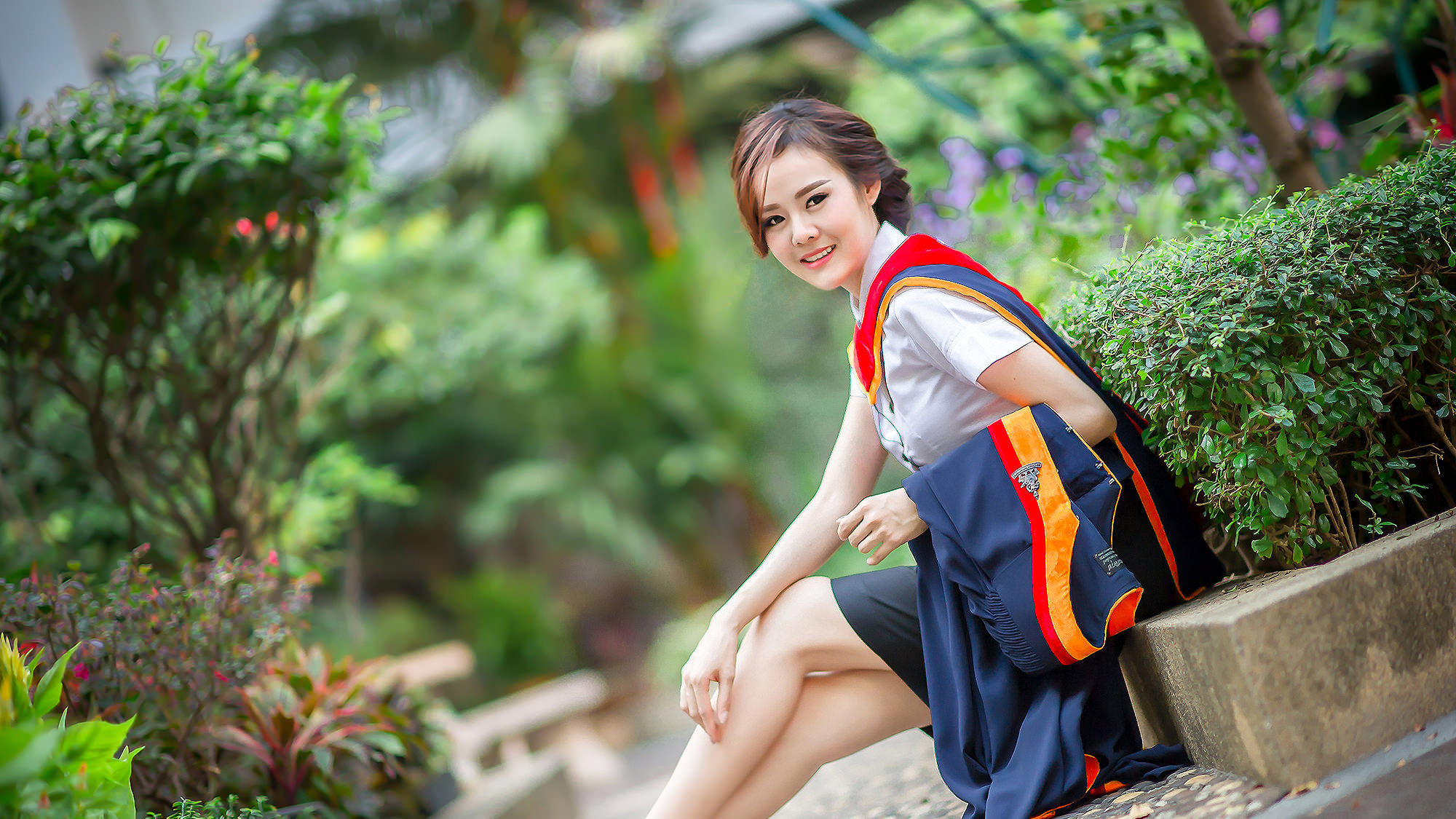 ช่างภาพรับปริญญา ถ่ายรูปรับปริญญา หาช่างภาพ ช่างกล้อง ถ่ายรูปรับปริญญานอกรอบ โดยทีมงานมืออาชีพ