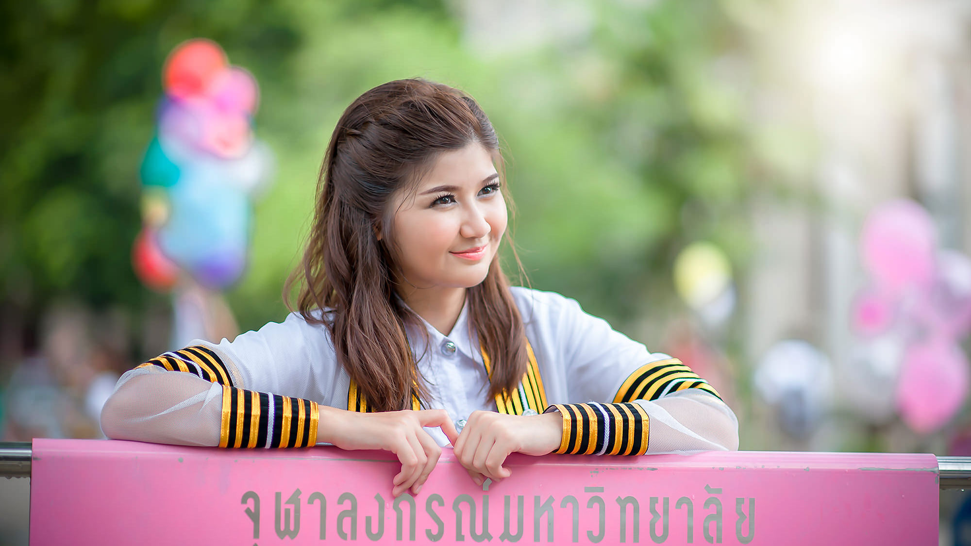 ช่างภาพรับปริญญา ถ่ายรูปรับปริญญา หาช่างภาพ ช่างกล้อง ถ่ายรูปรับปริญญานอกรอบ โดยทีมงานมืออาชีพ