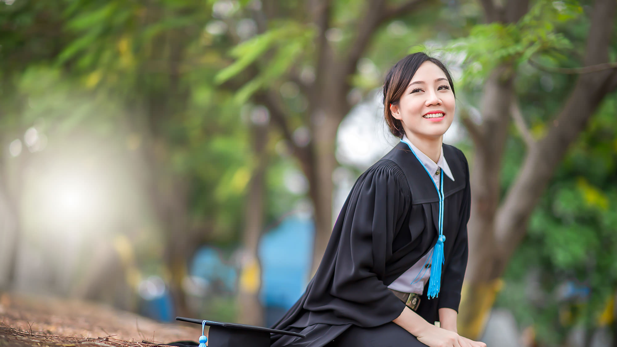 ช่างภาพรับปริญญา ถ่ายรูปรับปริญญา หาช่างภาพ ช่างกล้อง ถ่ายรูปรับปริญญานอกรอบ โดยทีมงานมืออาชีพ