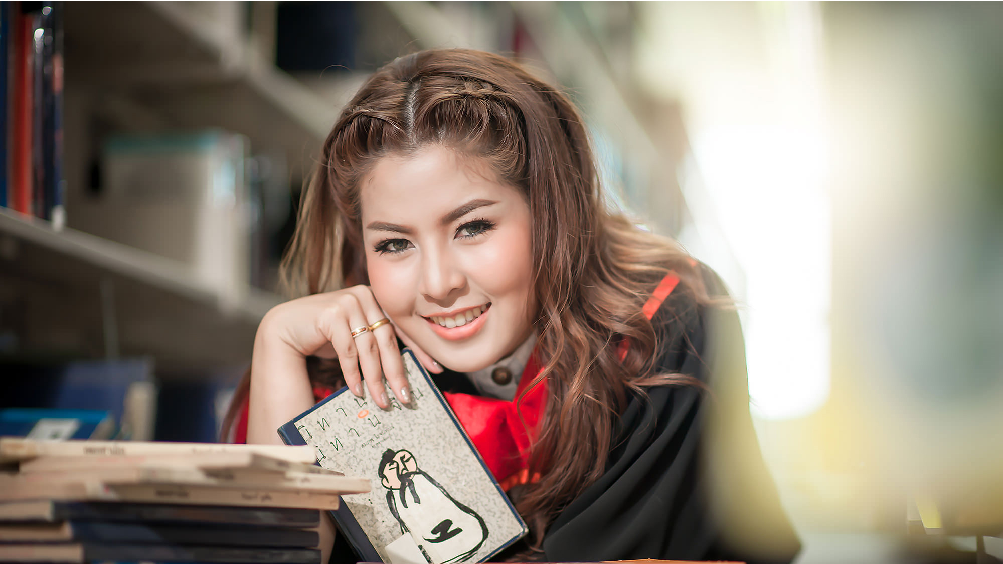 ช่างภาพรับปริญญา ถ่ายรูปรับปริญญา หาช่างภาพ ช่างกล้อง ถ่ายรูปรับปริญญานอกรอบ โดยทีมงานมืออาชีพ