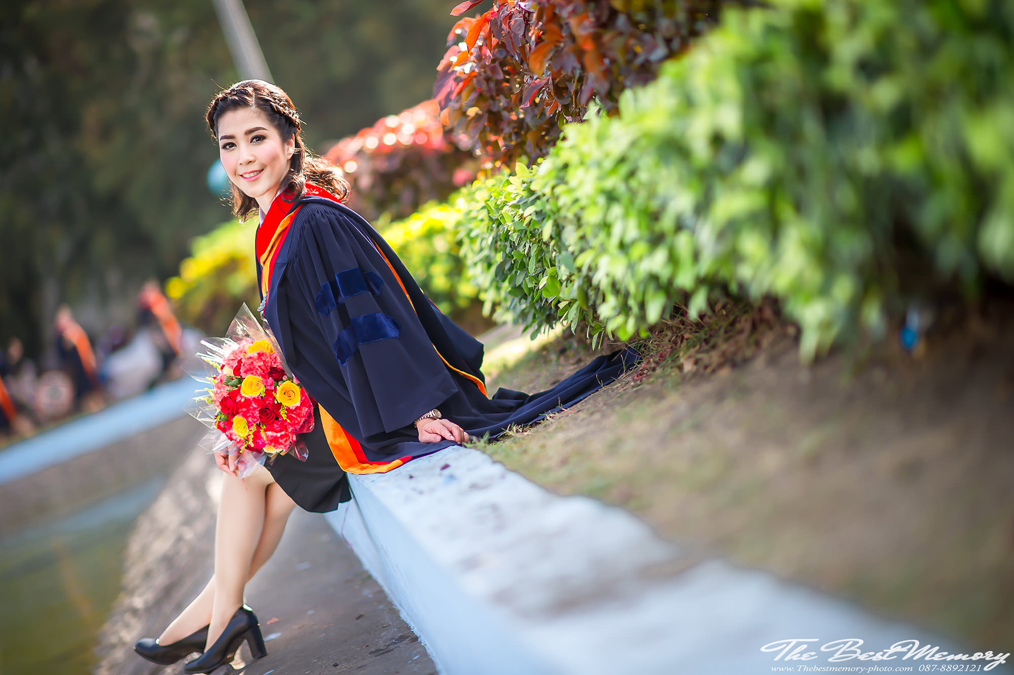 ช่างภาพรับปริญญา ถ่ายรูปรับปริญญา หาช่างภาพ ช่างกล้อง ถ่ายรูปรับปริญญานอกรอบ โดยทีมงานมืออาชีพ