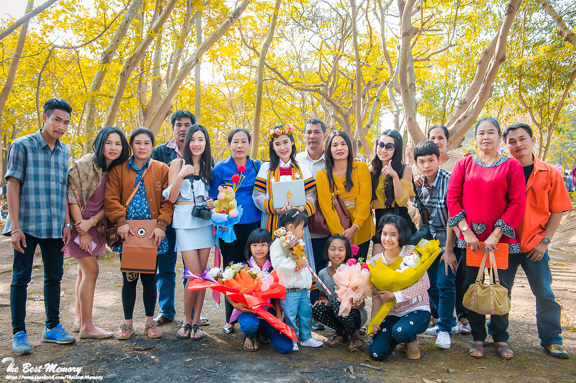 ถ่ายรูปรับปริญญา ช่างภาพรับปริญญา หาช่างภาพ ช่างกล้อง ถ่ายรูปรับปริญญานอกรอบ