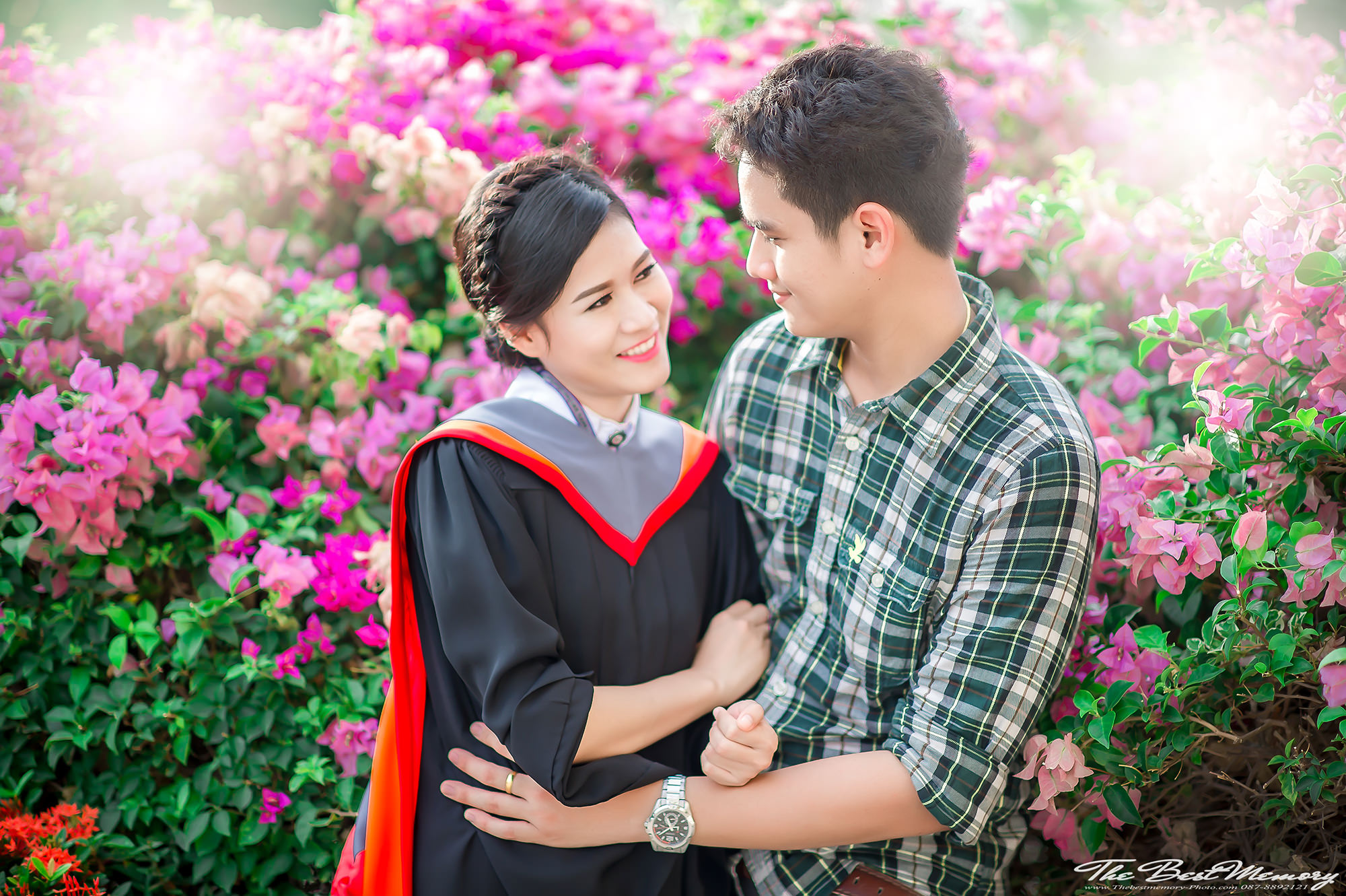 ถ่ายรูปรับปริญญา ช่างภาพรับปริญญา หาช่างภาพ ช่างกล้อง ถ่ายรูปรับปริญญานอกรอบ