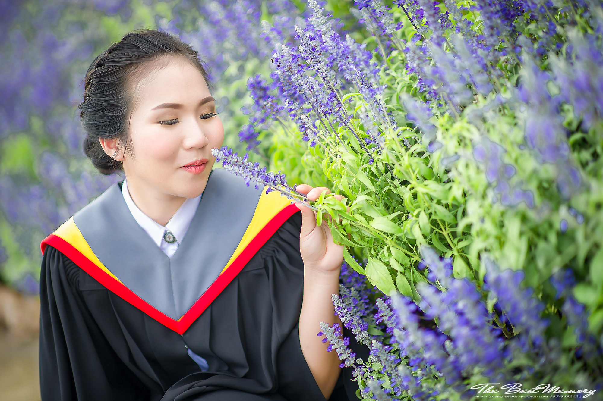 ถ่ายรูปรับปริญญา ช่างภาพรับปริญญา หาช่างภาพ ช่างกล้อง ถ่ายรูปรับปริญญานอกรอบ