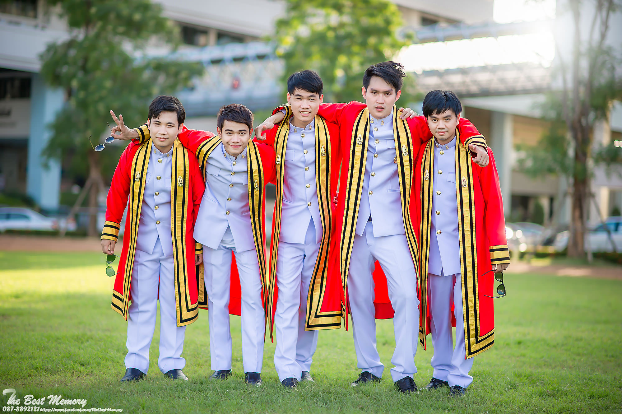 ถ่ายรูปรับปริญญา ช่างภาพรับปริญญา หาช่างภาพ ช่างกล้อง ถ่ายรูปรับปริญญานอกรอบ