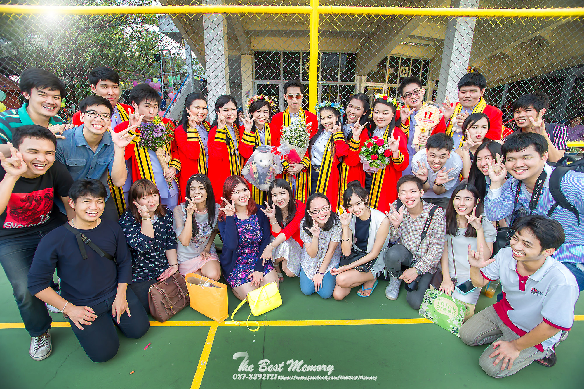 ถ่ายรูปรับปริญญา ช่างภาพรับปริญญา หาช่างภาพ ช่างกล้อง ถ่ายรูปรับปริญญานอกรอบ