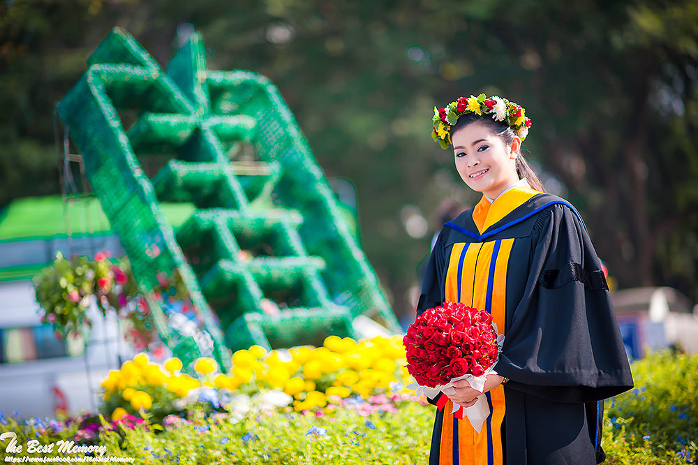 ถ่ายรูปรับปริญญา ช่างภาพรับปริญญา หาช่างภาพ ช่างกล้อง ถ่ายรูปรับปริญญานอกรอบ