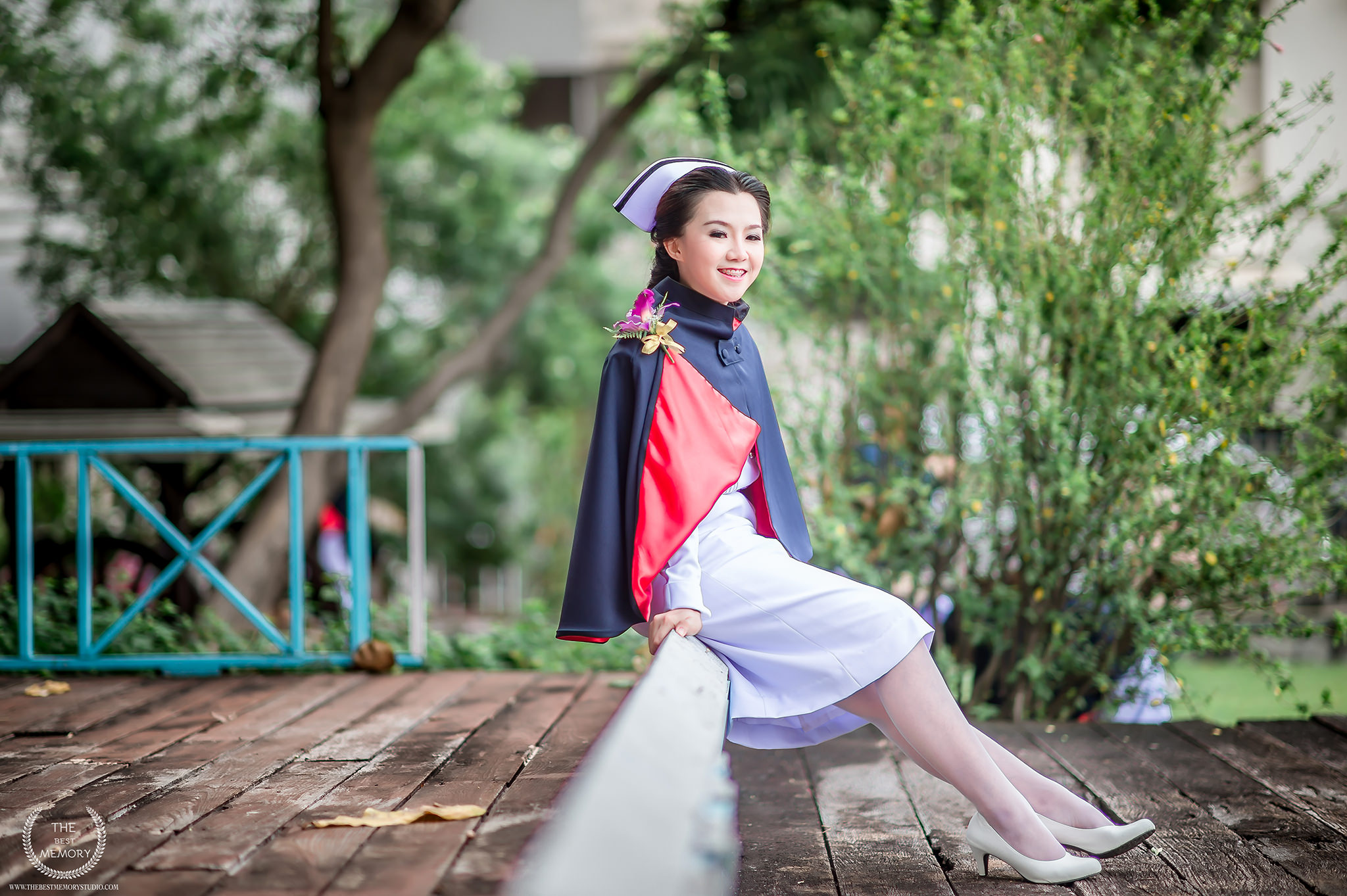 ช่างภาพรับปริญญา ถ่ายรูปรับปริญญา หาช่างภาพ ช่างกล้อง ถ่ายรูปรับปริญญานอกรอบ โดยทีมงานมืออาชีพ