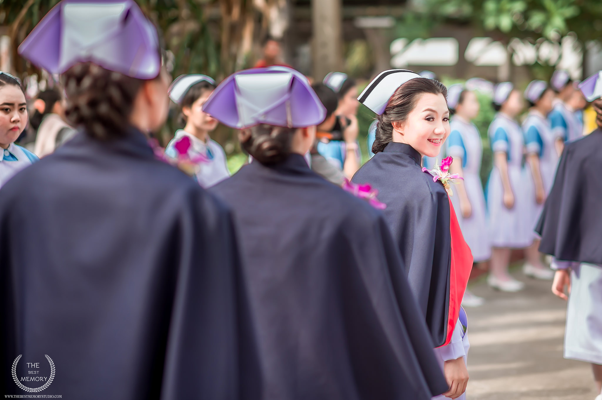 ช่างภาพรับปริญญา ถ่ายรูปรับปริญญา หาช่างภาพ ช่างกล้อง ถ่ายรูปรับปริญญานอกรอบ โดยทีมงานมืออาชีพ