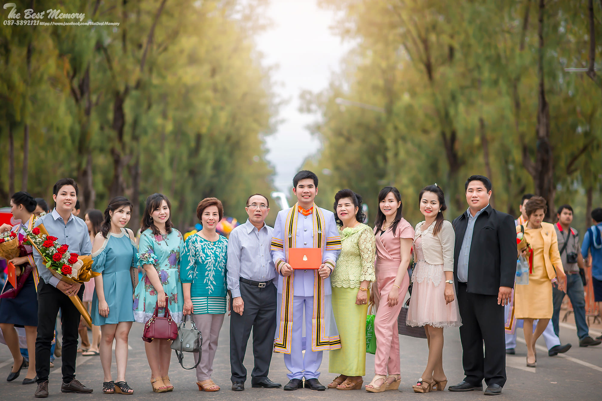 ช่างภาพรับปริญญา ถ่ายรูปรับปริญญา หาช่างภาพ ช่างกล้อง ถ่ายรูปรับปริญญานอกรอบ โดยทีมงานมืออาชีพ