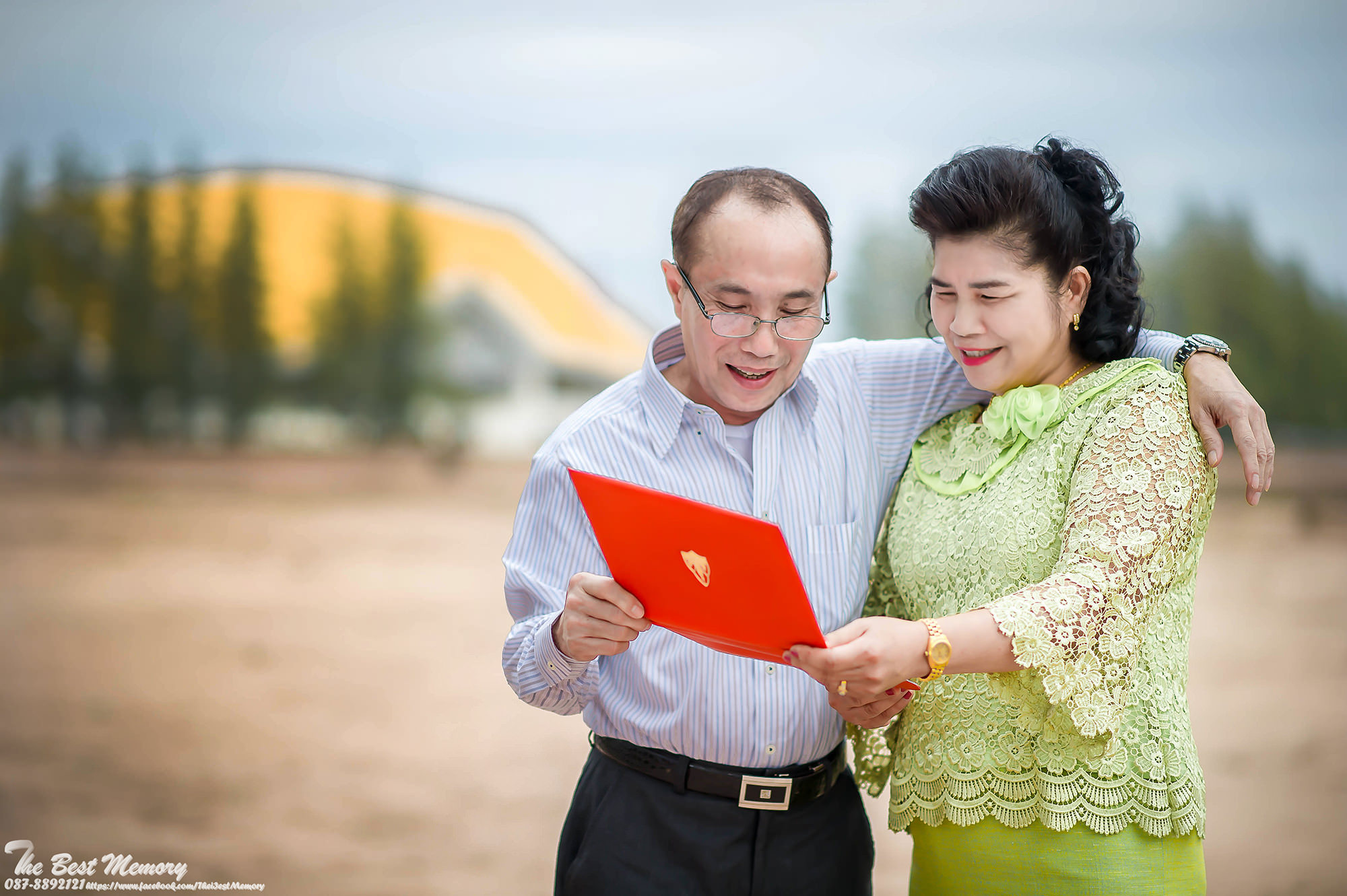 ช่างภาพรับปริญญา ถ่ายรูปรับปริญญา หาช่างภาพ ช่างกล้อง ถ่ายรูปรับปริญญานอกรอบ โดยทีมงานมืออาชีพ