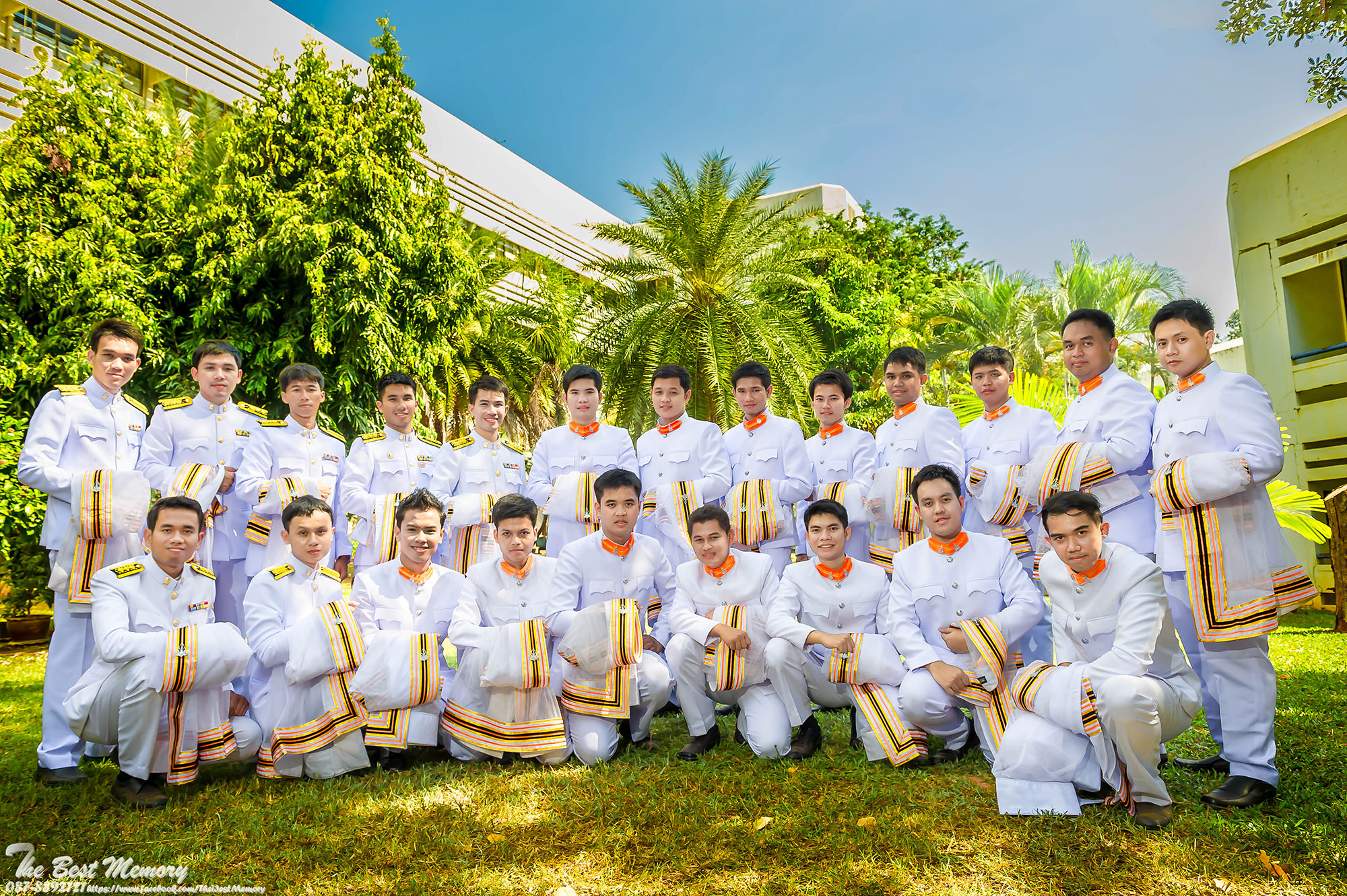 ช่างภาพรับปริญญา ถ่ายรูปรับปริญญา หาช่างภาพ ช่างกล้อง ถ่ายรูปรับปริญญานอกรอบ โดยทีมงานมืออาชีพ