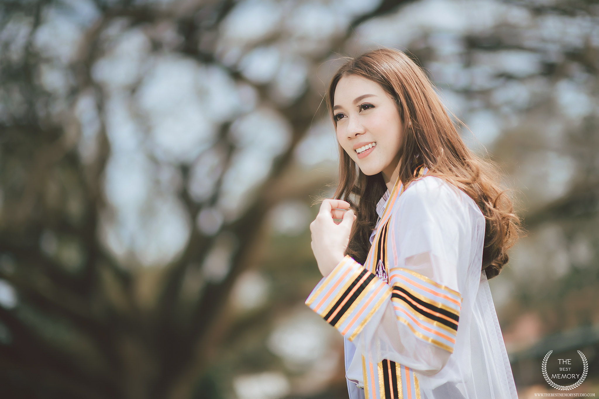 ช่างภาพรับปริญญา ถ่ายรูปรับปริญญา หาช่างภาพ ช่างกล้อง ถ่ายรูปรับปริญญานอกรอบ โดยทีมงานมืออาชีพ