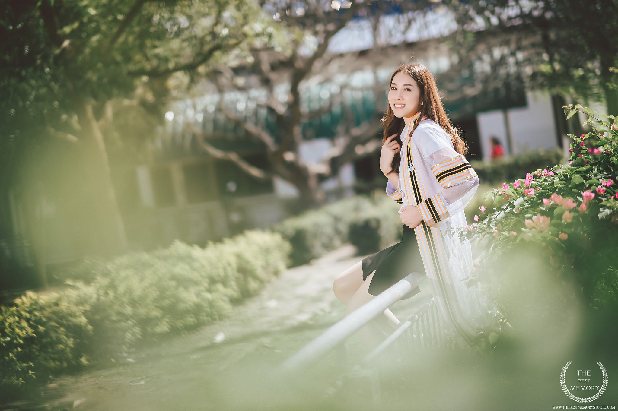 ช่างภาพรับปริญญา ถ่ายรูปรับปริญญา หาช่างภาพ ช่างกล้อง ถ่ายรูปรับปริญญานอกรอบ โดยทีมงานมืออาชีพ