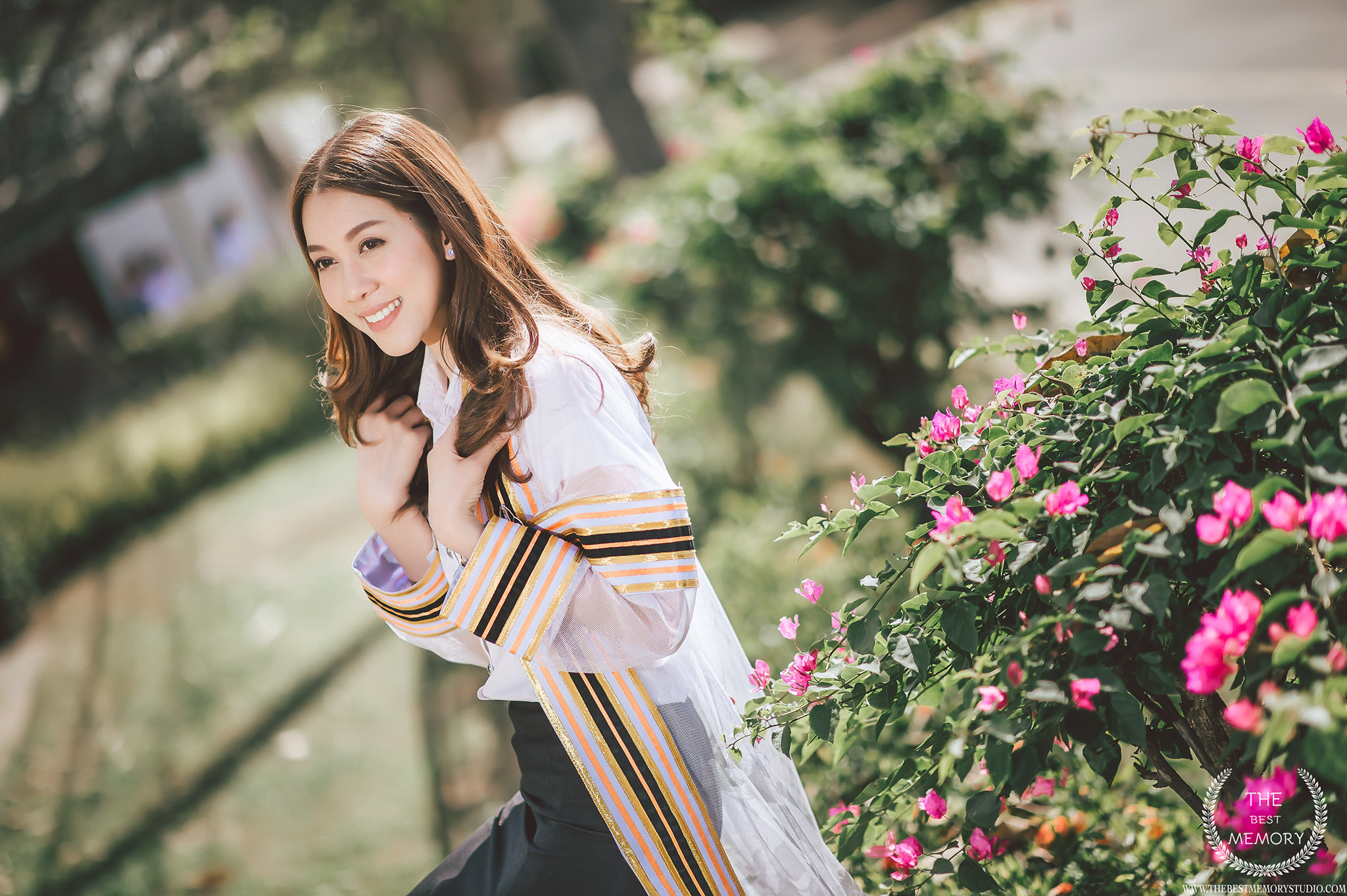 ช่างภาพรับปริญญา ถ่ายรูปรับปริญญา หาช่างภาพ ช่างกล้อง ถ่ายรูปรับปริญญานอกรอบ โดยทีมงานมืออาชีพ