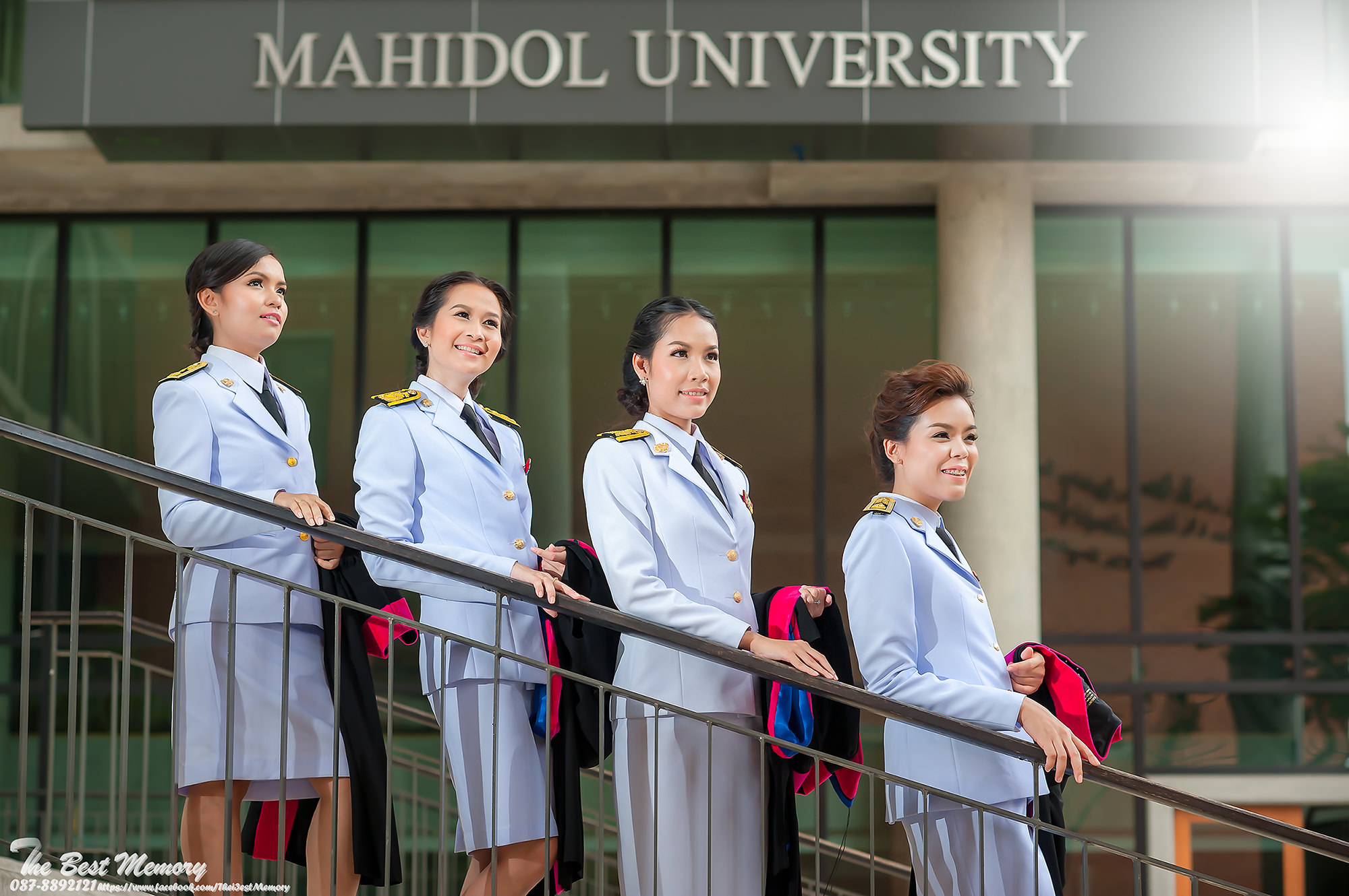 ช่างภาพรับปริญญา ถ่ายรูปรับปริญญา หาช่างภาพ ช่างกล้อง ถ่ายรูปรับปริญญานอกรอบ โดยทีมงานมืออาชีพ