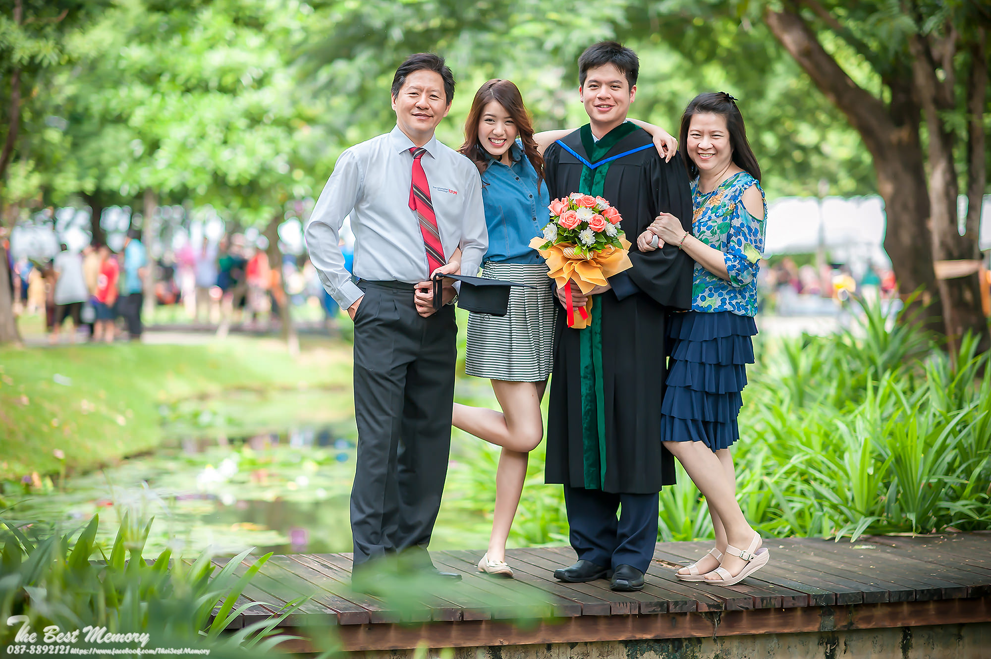 ช่างภาพรับปริญญา ถ่ายรูปรับปริญญา หาช่างภาพ ช่างกล้อง ถ่ายรูปรับปริญญานอกรอบ โดยทีมงานมืออาชีพ