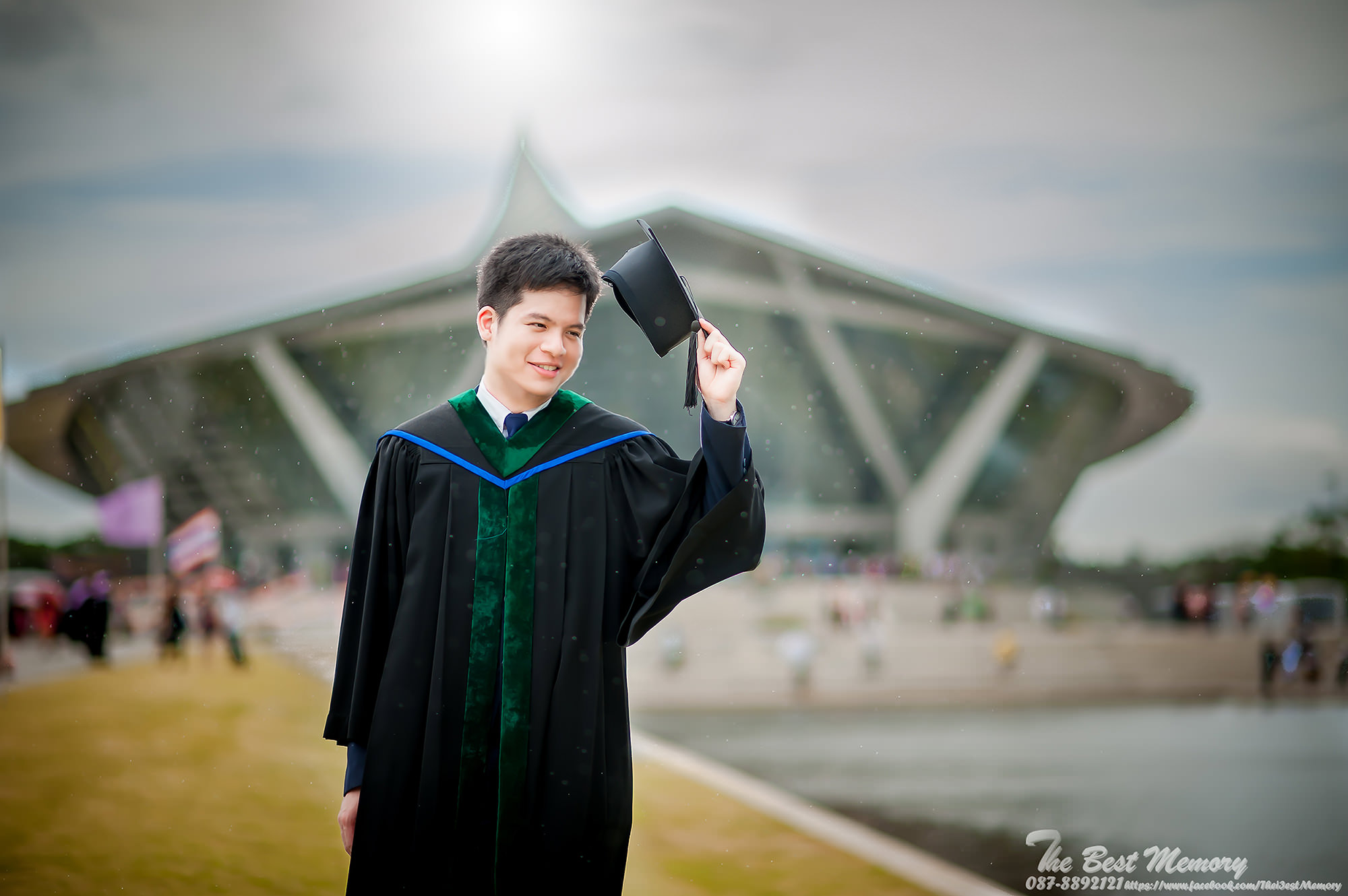 ช่างภาพรับปริญญา ถ่ายรูปรับปริญญา หาช่างภาพ ช่างกล้อง ถ่ายรูปรับปริญญานอกรอบ โดยทีมงานมืออาชีพ