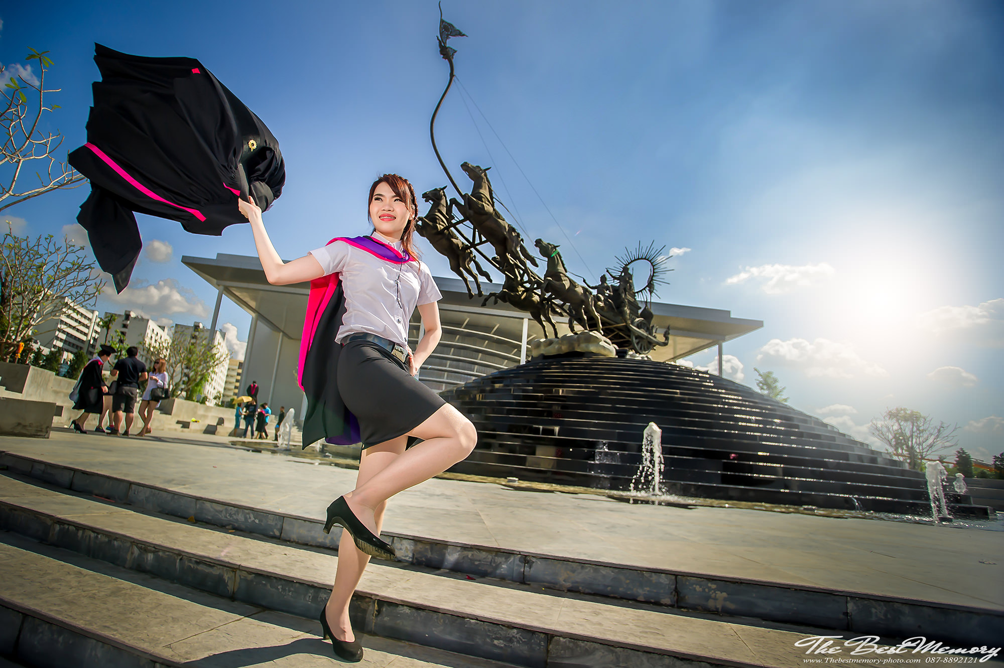 ช่างภาพรับปริญญา ถ่ายรูปรับปริญญา หาช่างภาพ ช่างกล้อง ถ่ายรูปรับปริญญานอกรอบ โดยทีมงานมืออาชีพ