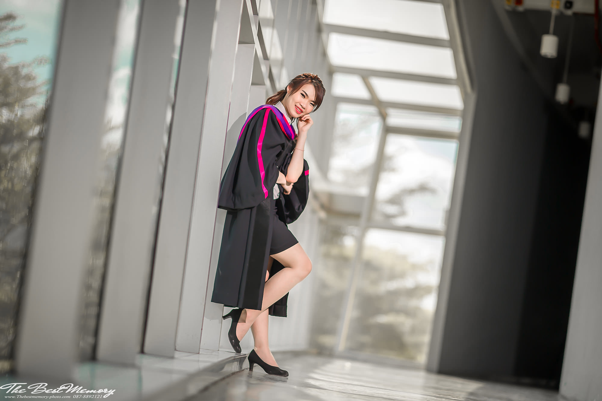 ช่างภาพรับปริญญา ถ่ายรูปรับปริญญา หาช่างภาพ ช่างกล้อง ถ่ายรูปรับปริญญานอกรอบ โดยทีมงานมืออาชีพ