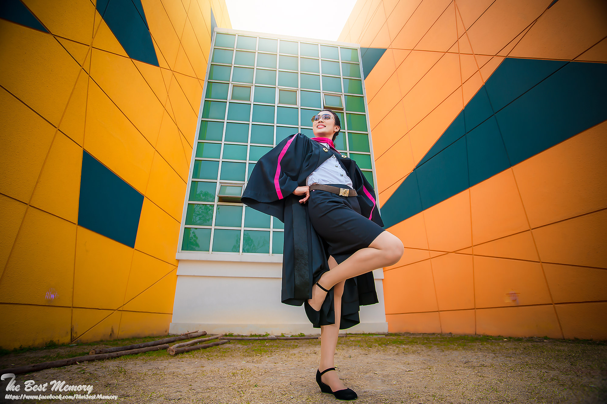 ช่างภาพรับปริญญา ถ่ายรูปรับปริญญา หาช่างภาพ ช่างกล้อง ถ่ายรูปรับปริญญานอกรอบ โดยทีมงานมืออาชีพ