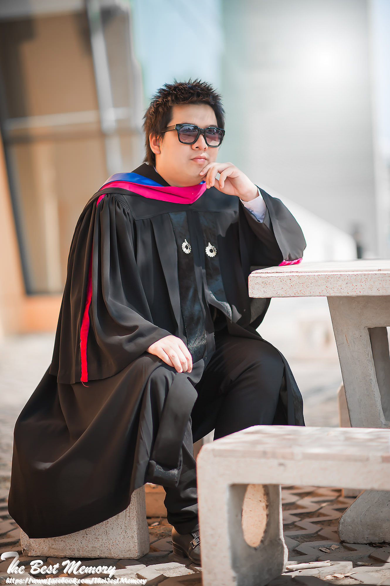 ช่างภาพรับปริญญา ถ่ายรูปรับปริญญา หาช่างภาพ ช่างกล้อง ถ่ายรูปรับปริญญานอกรอบ โดยทีมงานมืออาชีพ