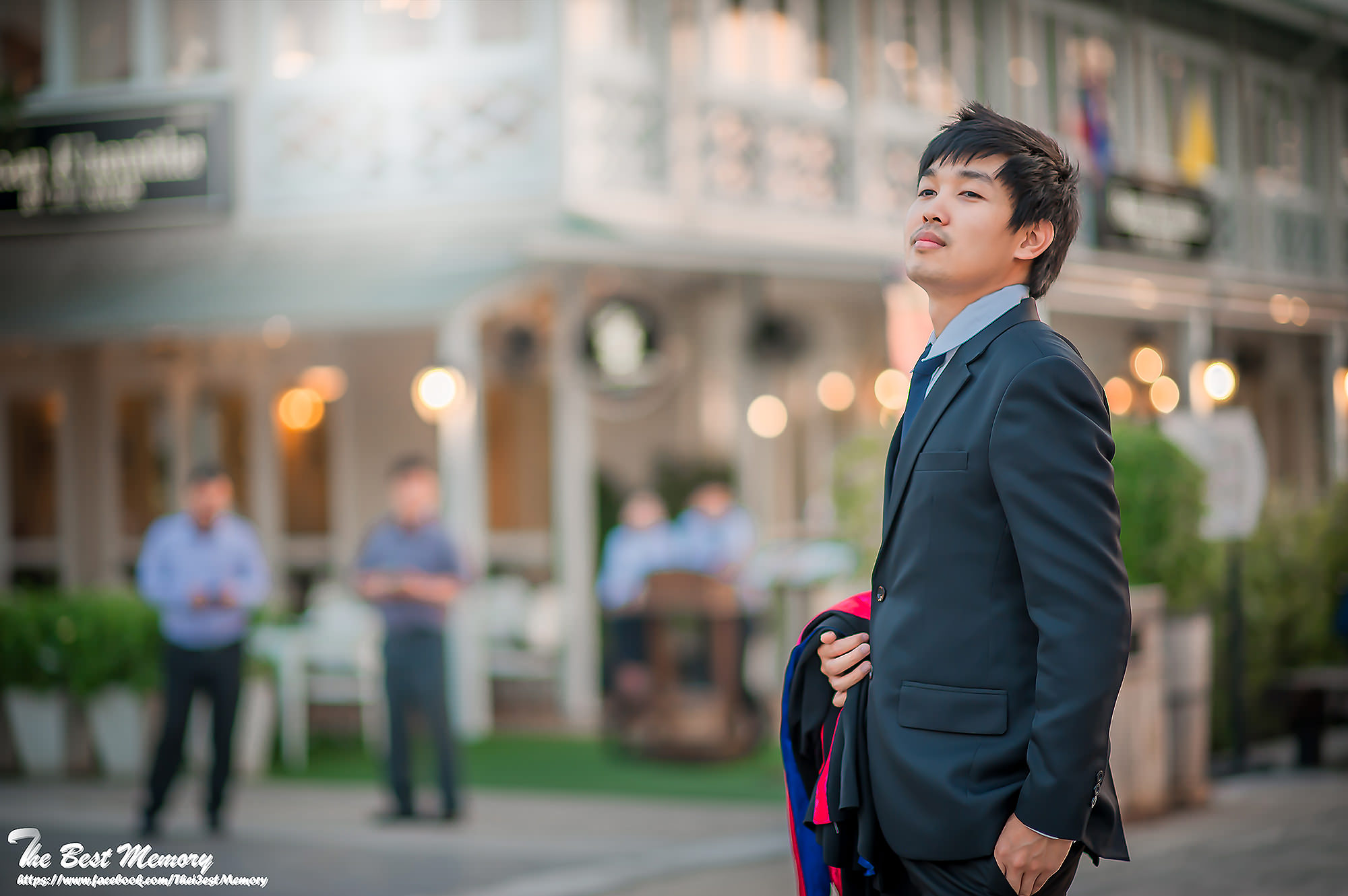 ช่างภาพรับปริญญา ถ่ายรูปรับปริญญา หาช่างภาพ ช่างกล้อง ถ่ายรูปรับปริญญานอกรอบ โดยทีมงานมืออาชีพ