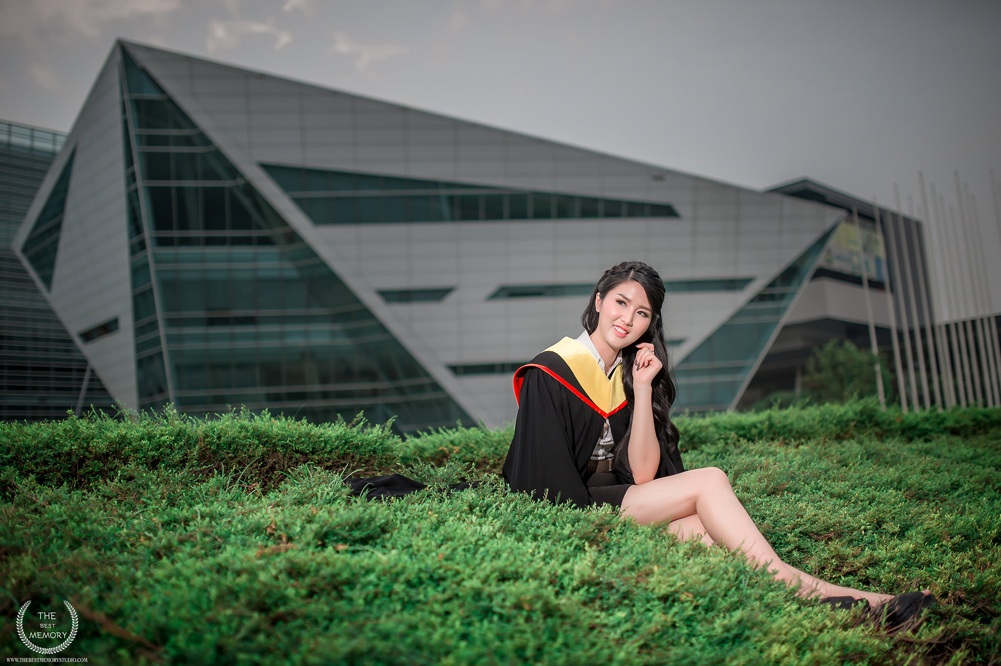 ช่างภาพรับปริญญา ถ่ายรูปรับปริญญา หาช่างภาพ ช่างกล้อง ถ่ายรูปรับปริญญานอกรอบ โดยทีมงานมืออาชีพ