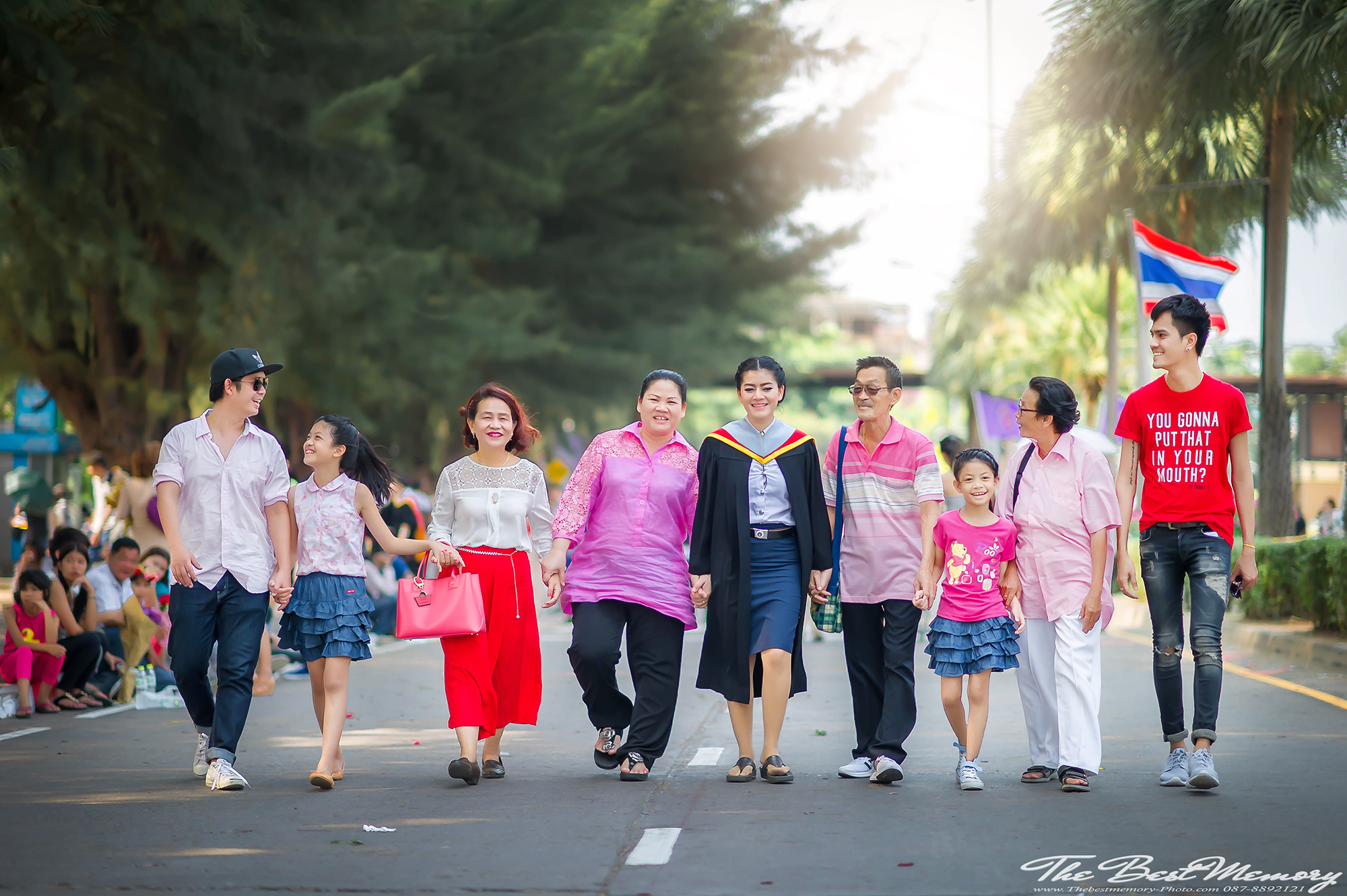 ถ่ายรูปรับปริญญา ช่างภาพรับปริญญา หาช่างภาพ ช่างกล้อง ถ่ายรูปรับปริญญานอกรอบ