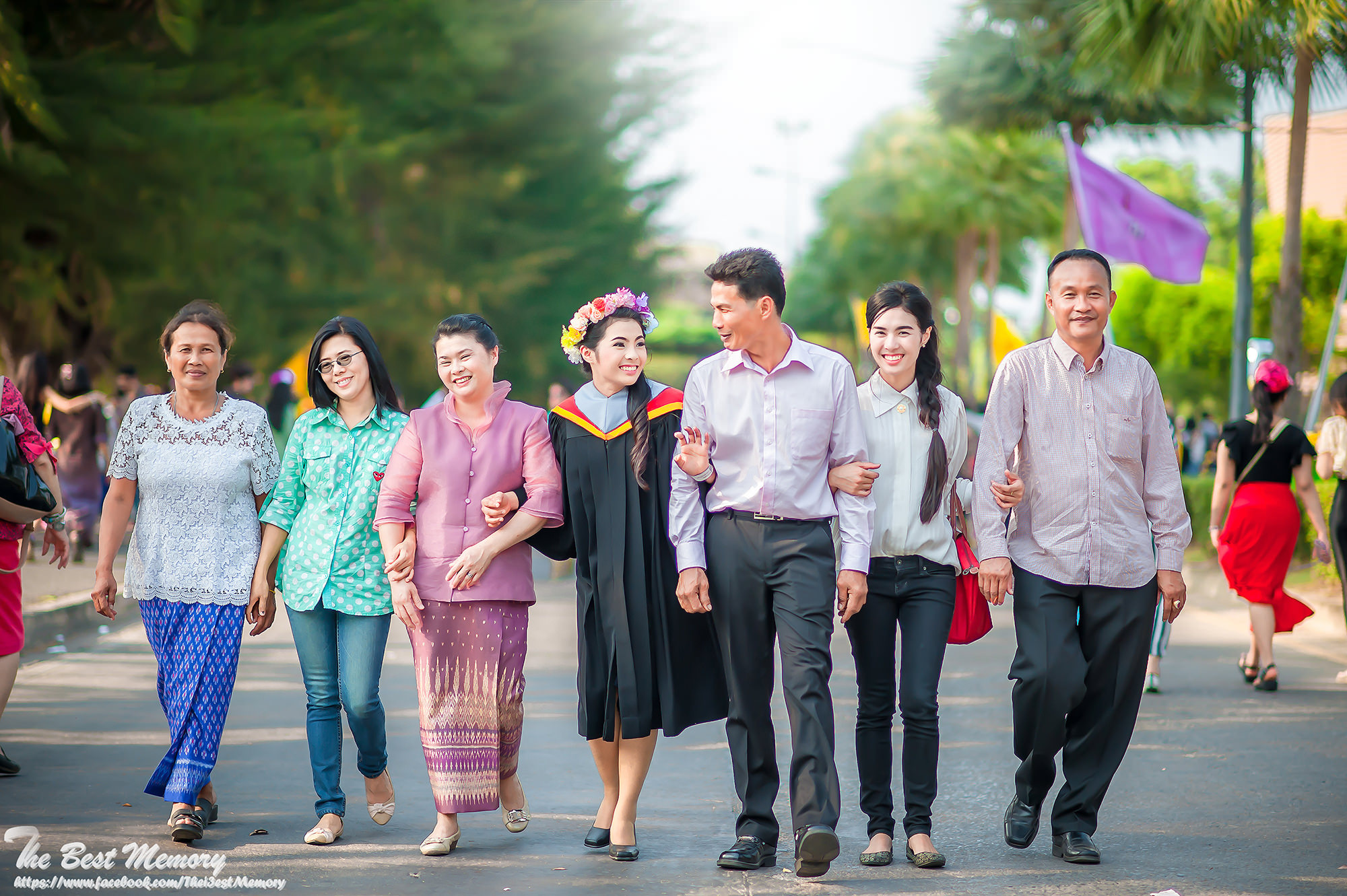 ถ่ายรูปรับปริญญา ช่างภาพรับปริญญา หาช่างภาพ ช่างกล้อง ถ่ายรูปรับปริญญานอกรอบ