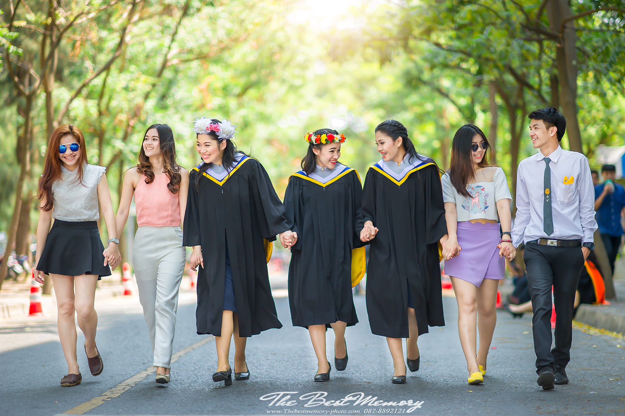 ถ่ายรูปรับปริญญา ช่างภาพรับปริญญา หาช่างภาพ ช่างกล้อง ถ่ายรูปรับปริญญานอกรอบ