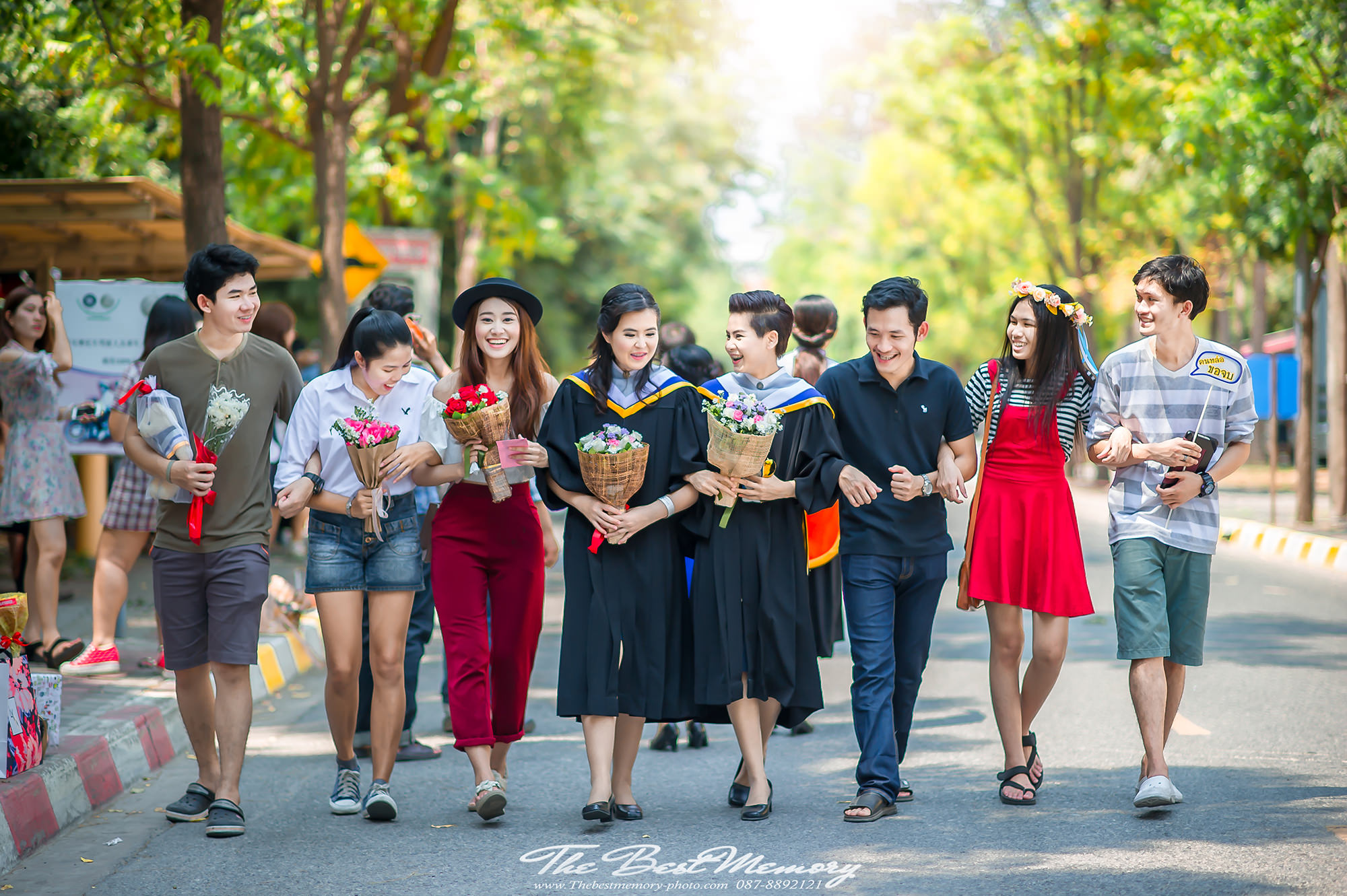 ถ่ายรูปรับปริญญา ช่างภาพรับปริญญา หาช่างภาพ ช่างกล้อง ถ่ายรูปรับปริญญานอกรอบ