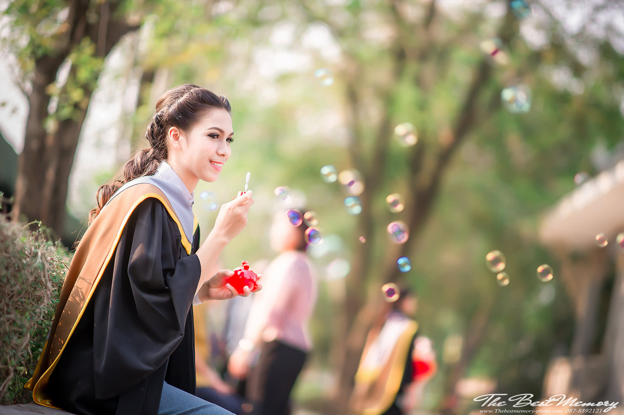 ถ่ายรูปรับปริญญา ช่างภาพรับปริญญา หาช่างภาพ ช่างกล้อง ถ่ายรูปรับปริญญานอกรอบ