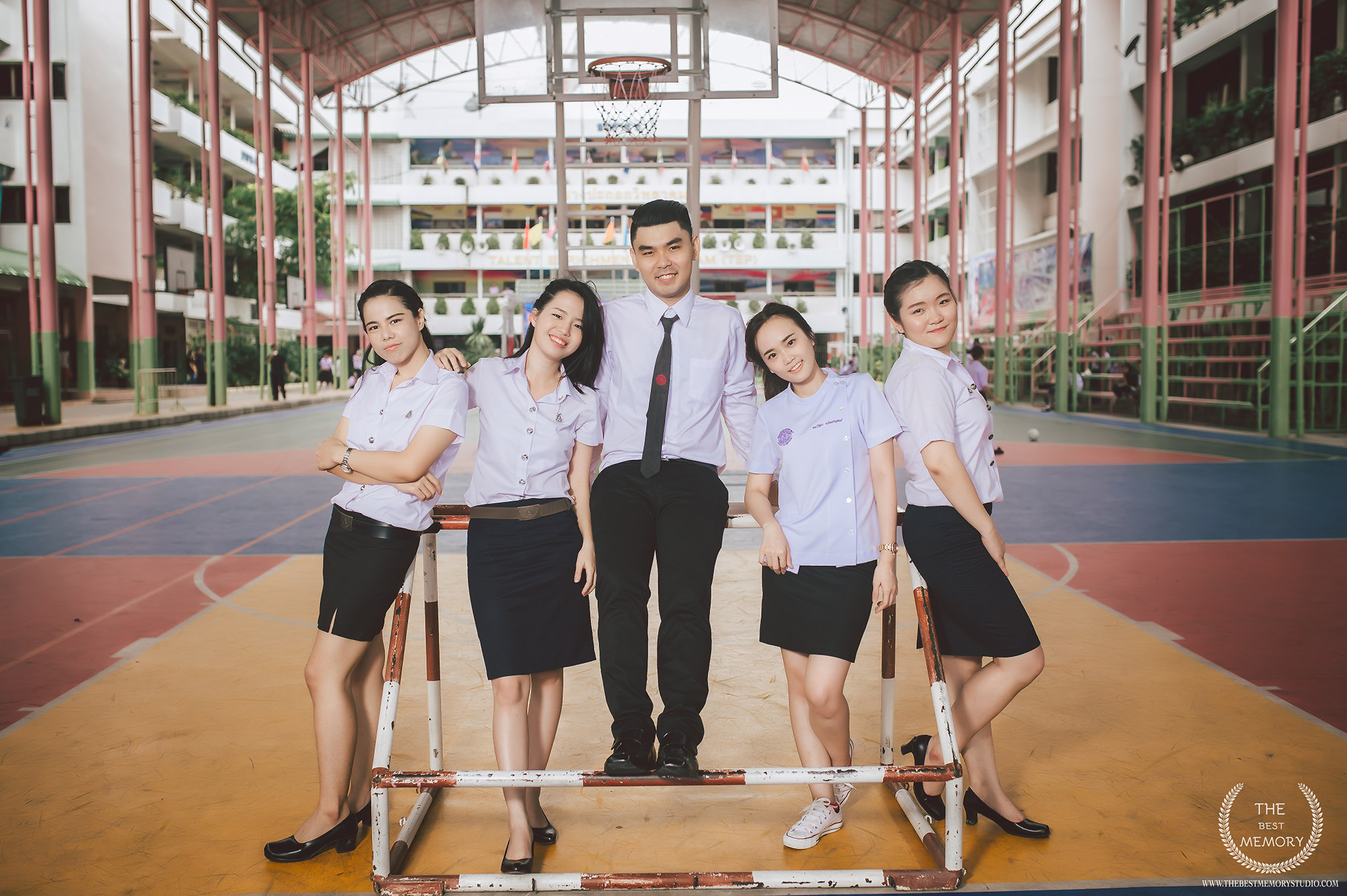 ช่างภาพรับปริญญา ถ่ายรูปรับปริญญา หาช่างภาพ ช่างกล้อง ถ่ายรูปรับปริญญานอกรอบ โดยทีมงานมืออาชีพ