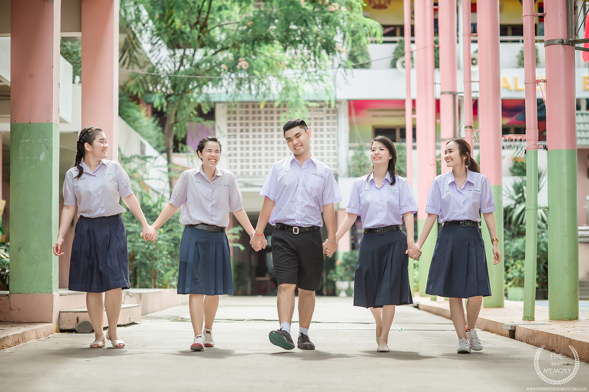 ช่างภาพรับปริญญา ถ่ายรูปรับปริญญา หาช่างภาพ ช่างกล้อง ถ่ายรูปรับปริญญานอกรอบ โดยทีมงานมืออาชีพ