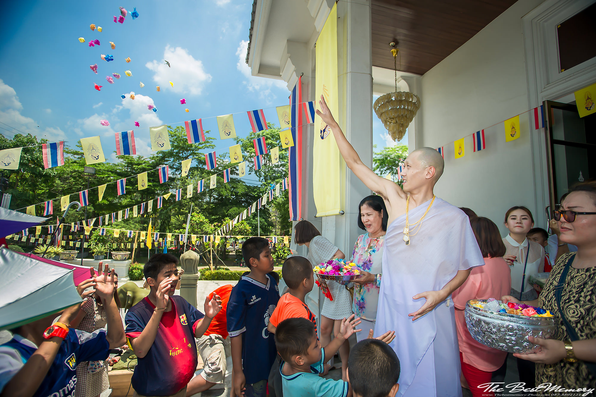 ช่างภาพงานบวช ถ่ายรูปงานบวช หาช่างภาพงานบวช รับถ่ายภาพงานบวช ตากล้องงานบวช รับถ่ายภาพงานบวช งานบวช