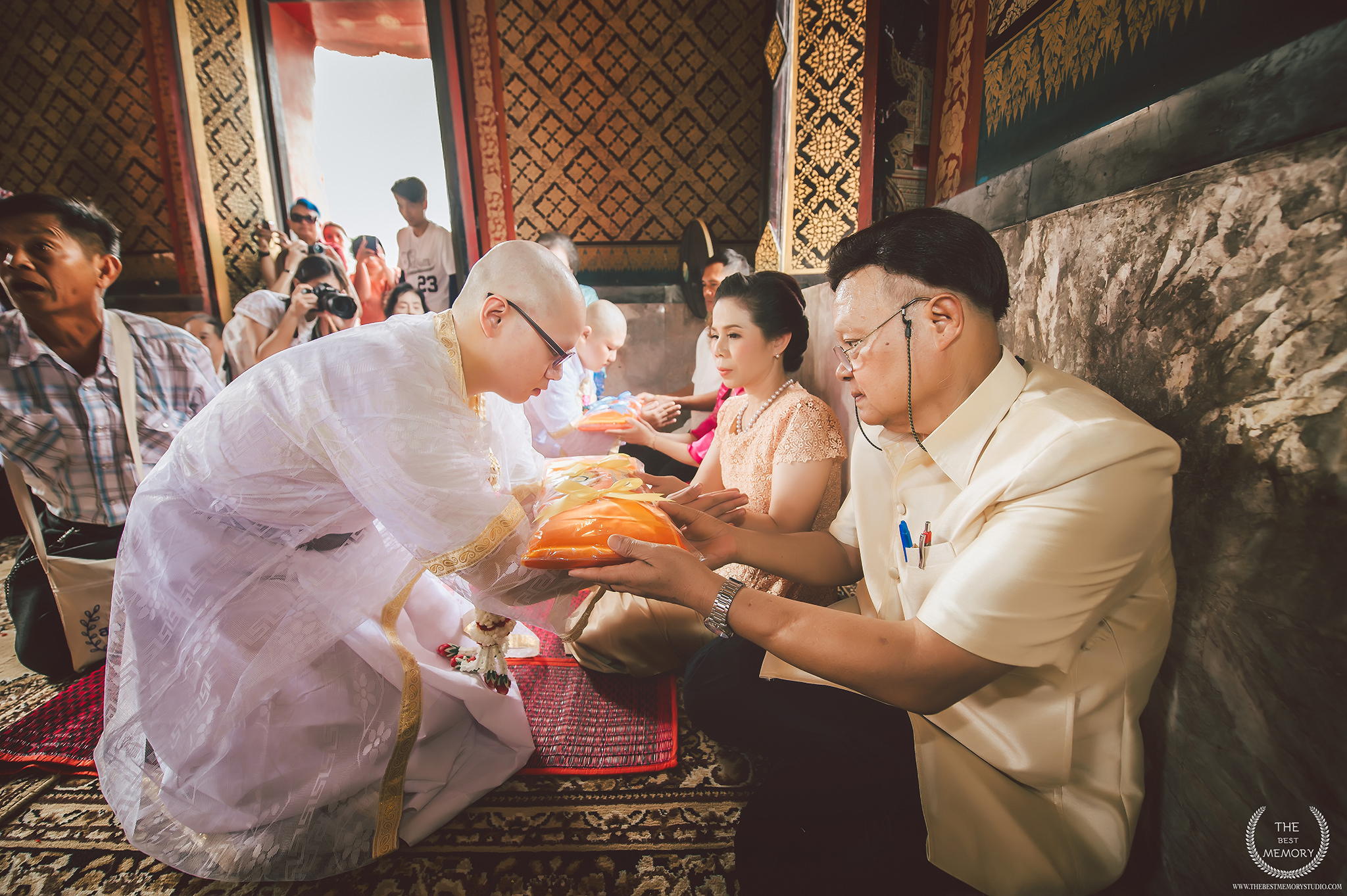 ช่างภาพงานบวช ถ่ายรูปงานบวช หาช่างภาพงานบวช รับถ่ายภาพงานบวช ตากล้องงานบวช รับถ่ายภาพงานบวช งานบวช